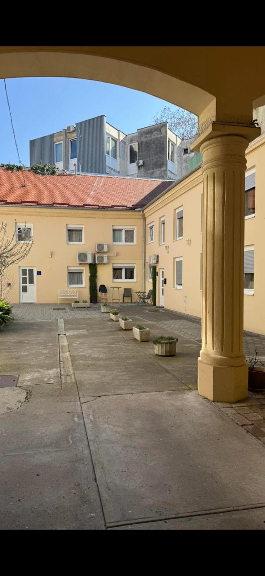 Home Apartmani I Sobe Osijek Exterior foto