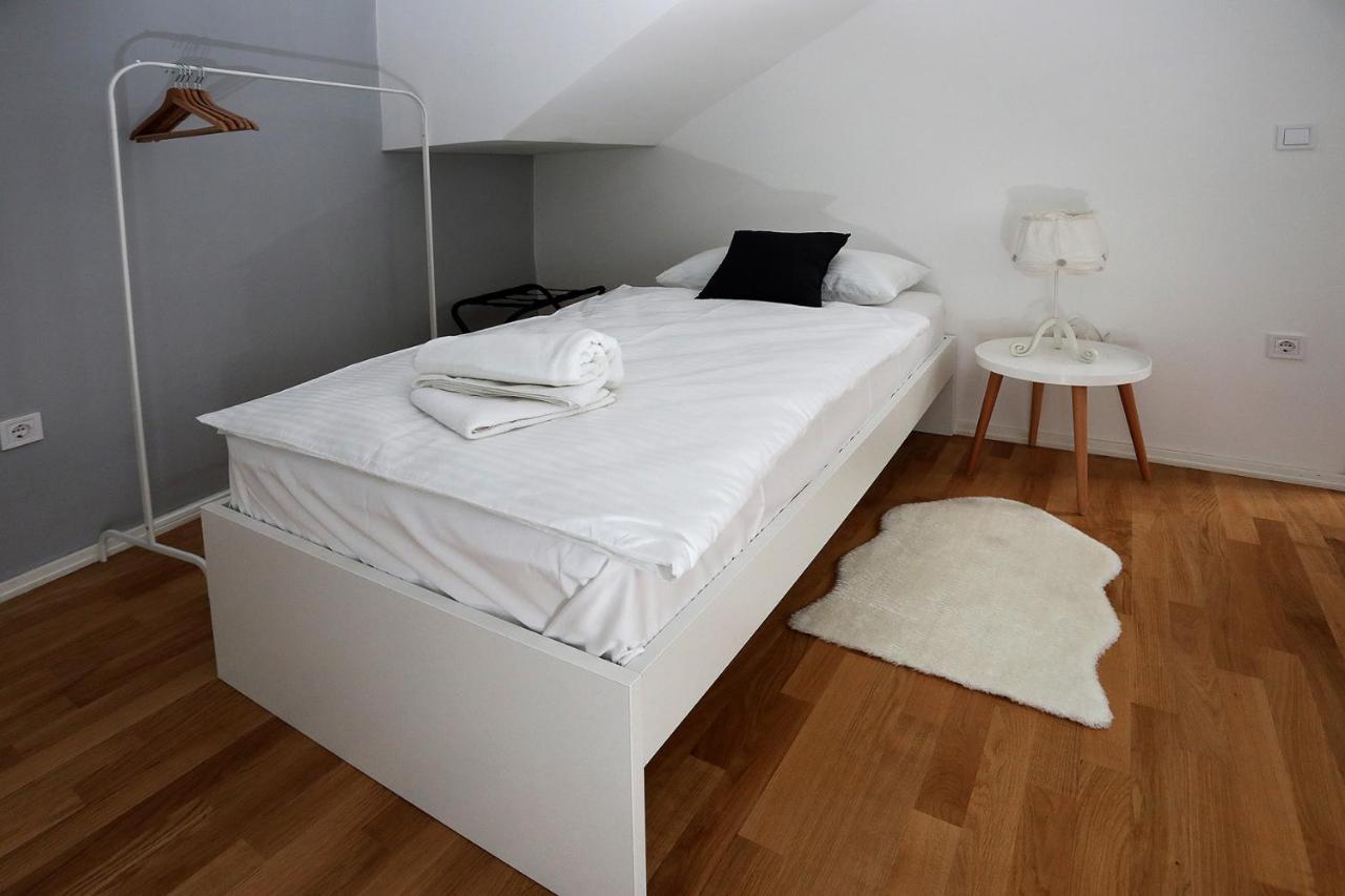 Home Apartmani I Sobe Osijek Exterior foto
