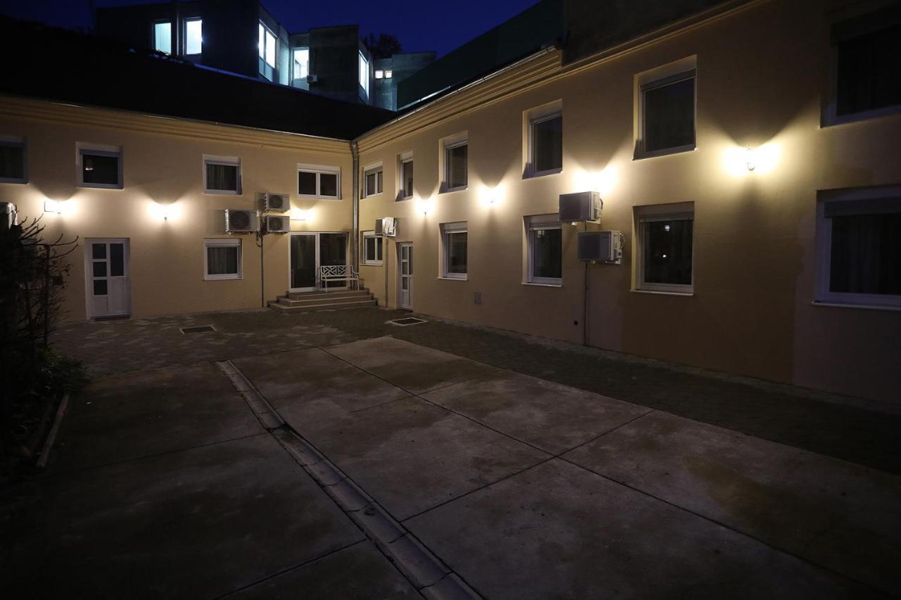 Home Apartmani I Sobe Osijek Exterior foto