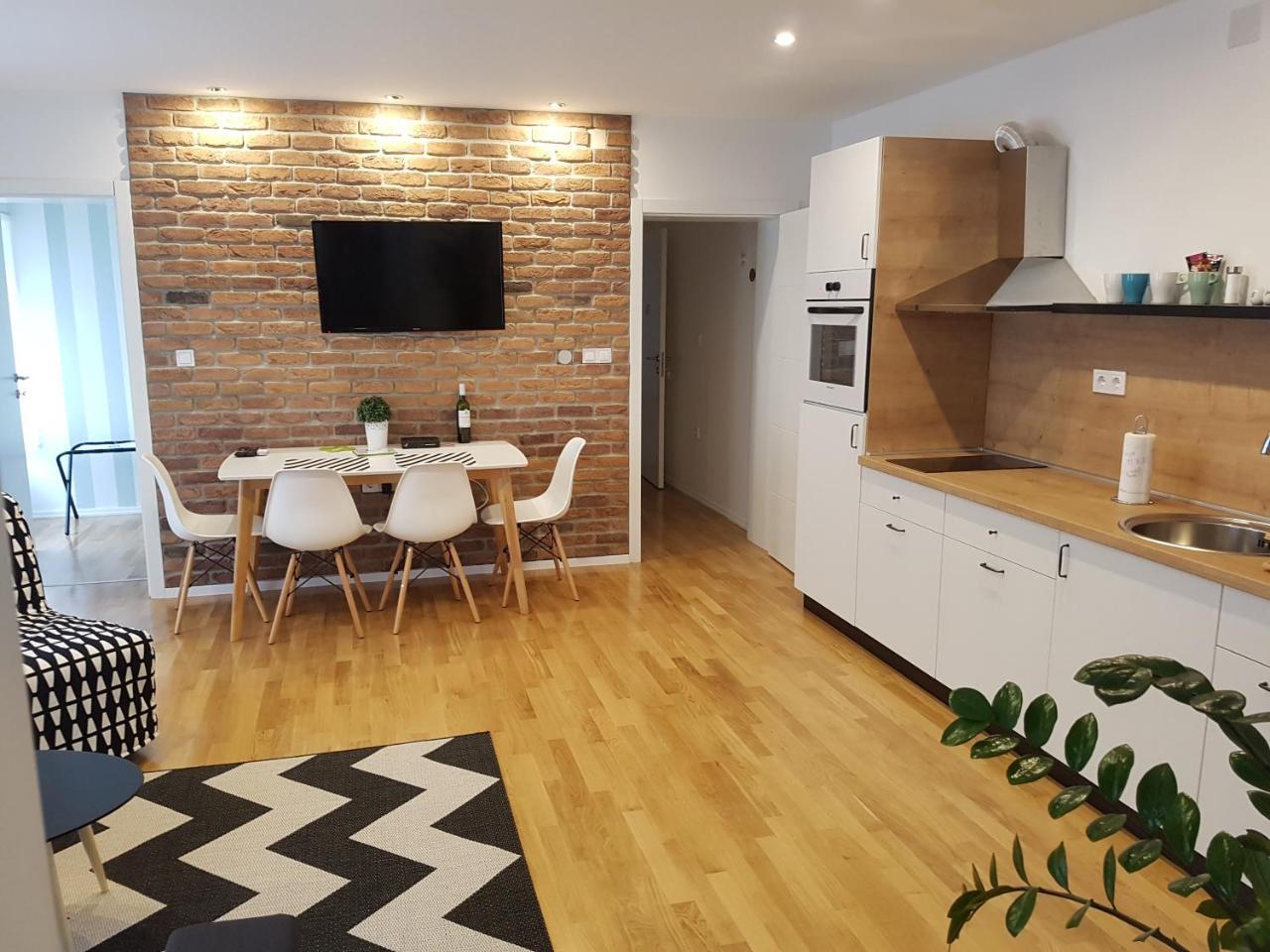 Home Apartmani I Sobe Osijek Exterior foto